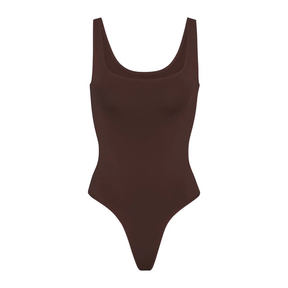 SKIMS SOFT SMOOTHING THONG BODYSUIT | COLOR COCOA / SIZED M
